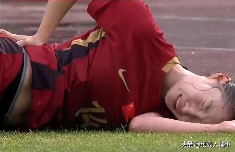 最新足球赛况：女足比赛中的惊险一幕！的简单介绍