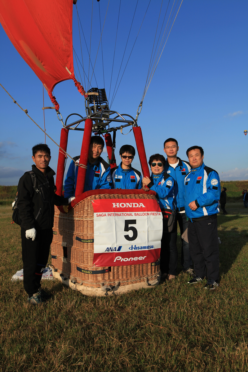 斯洛文尼亚队队员奋勇拼搏夺冠
