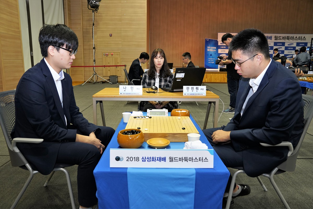 关于小组赛首轮拉开帷幕，谁能脱颖而出？的信息