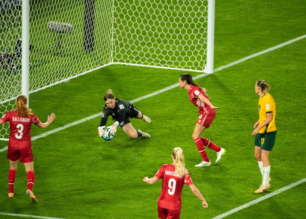 包含澳大利亚女足艰难战胜巴西队,晋级八强的词条 包含澳大利亚女足艰难战胜巴西队,晋级八强的词条