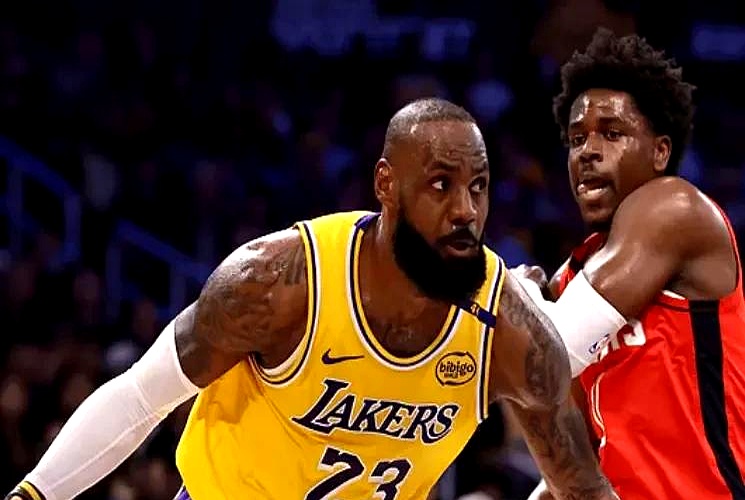 包含湖人新赛季首胜！詹姆斯砍下三双，火箭惨败的词条