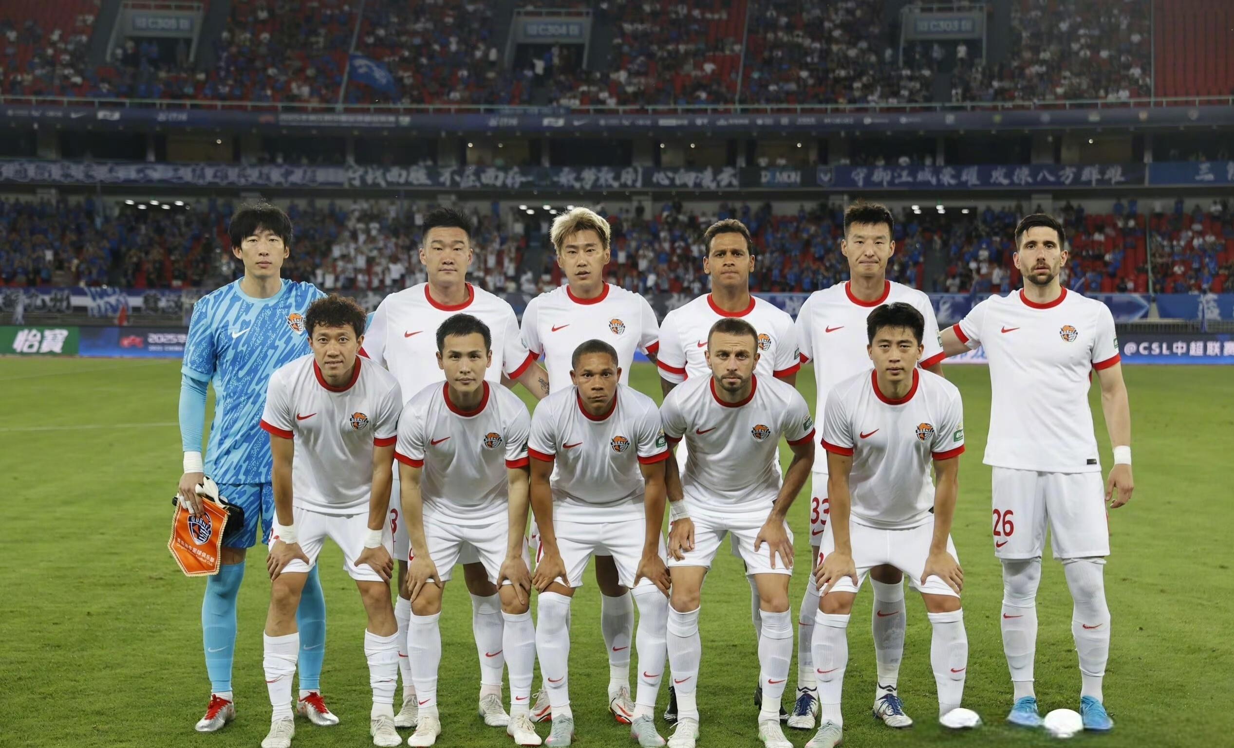 包含浙江队宣布签下两名外援，备战2023-24赛季CBA联赛的词条