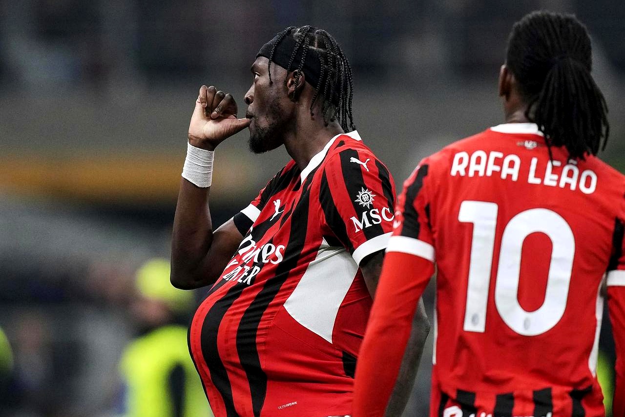 米兰球员公开否认离队传闻：球员表示对俱乐部满意的简单介绍