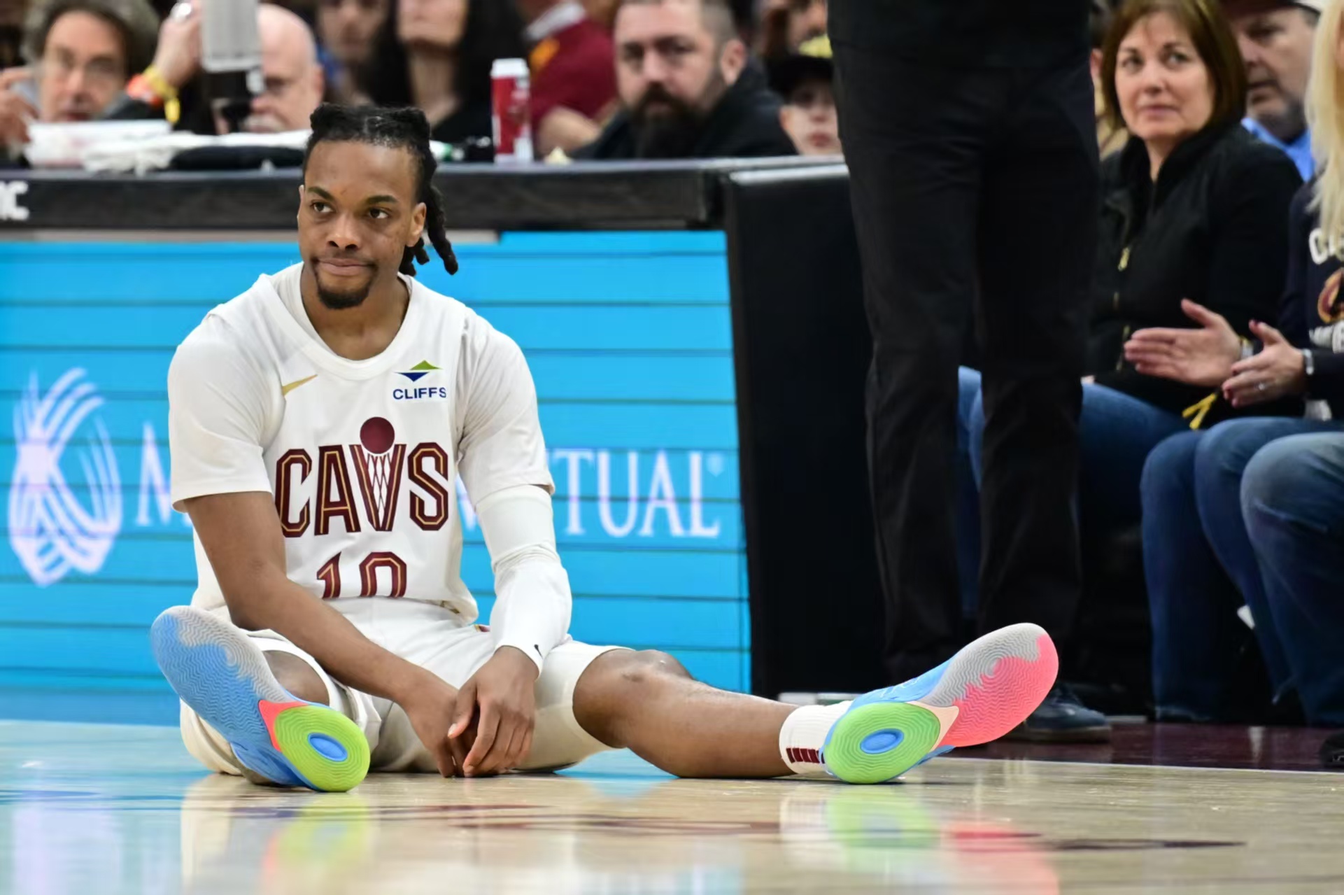 半岛体育官方-关于黄蜂力克骑士，取得连胜收官的信息