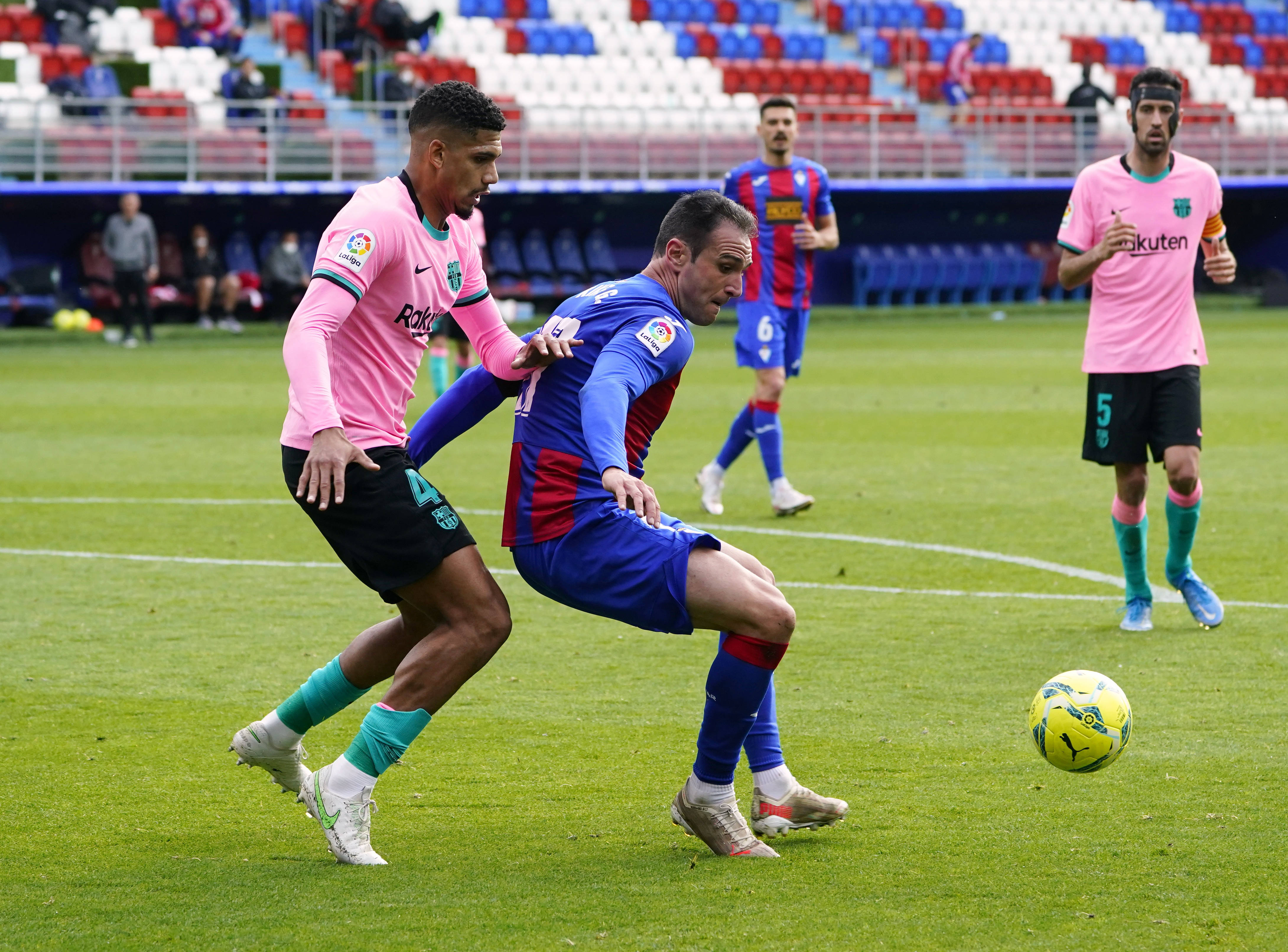 比赛中的精彩瞬间让人回味无穷