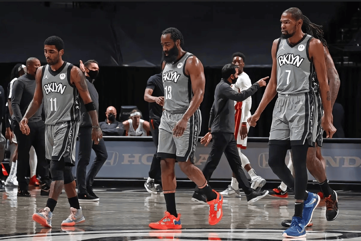 杜兰特再次砍下30+，篮网逆转战胜76人