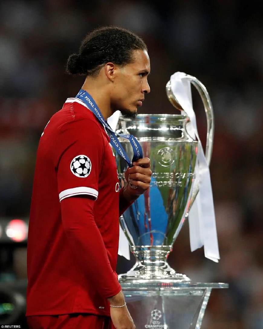 利物浦签下巴西门将阿里森，创下英超转会记录